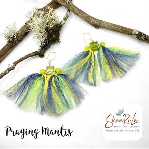 NWT ShanRiLa Preying Mantis Boho Earrings